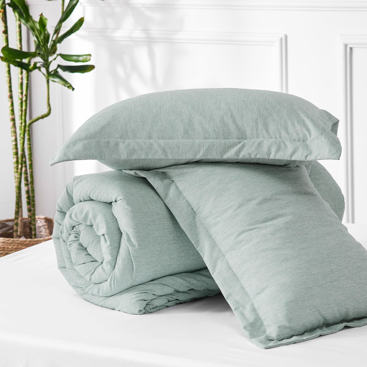Bedsure Oversized King Comforter Set - Sage Green Soft Bedding for All Seasons, Cationic Dyed Bed Set, 3 Pieces, 1 Oversized King Size Comforter (120"x98") and 2 Pillow Shams (20"x36"+2")