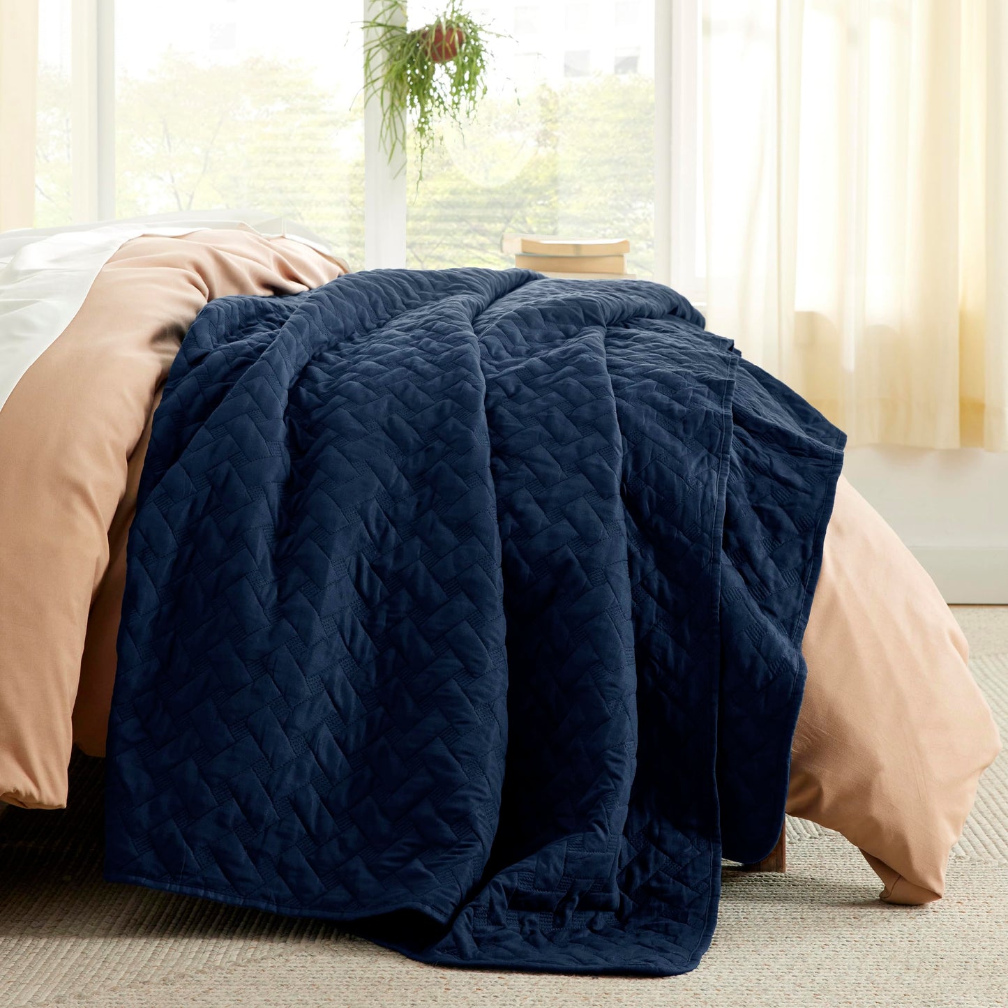 Bedsure Quilts Queen Size - Lightweight Bedspreads Queen Size with Basket Weave Pattern, Soft Quilt Bedding Set, Navy Comforter Set Coverlet for All Seasons with 2 Pillow Shams (90" x 96")