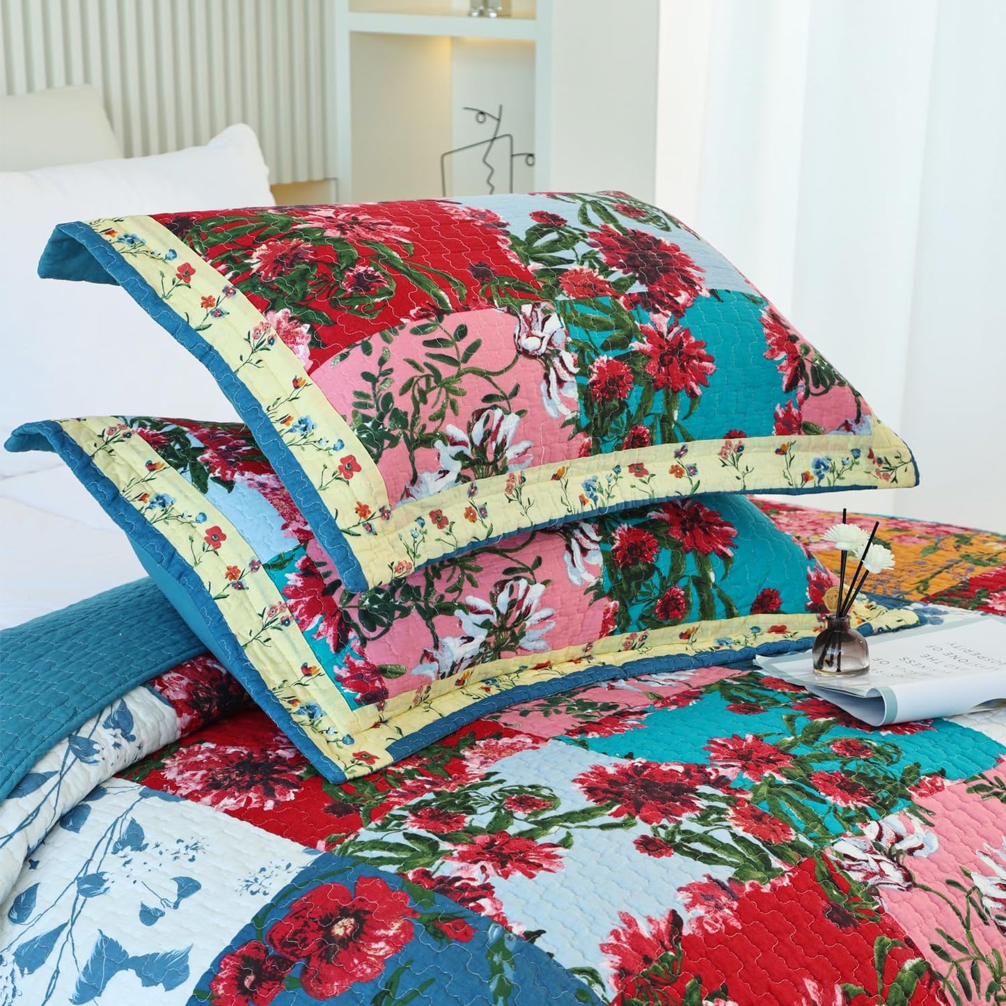 EVENHUG 100% Cotton Patchwork Quilt Queen Size Set Lightweight Floral Queen Quilts Bedding Set Bedspread Coverlet Reversible Bed Cover with Pillow Shams for All Seasons 3 Pieces (92"X96")