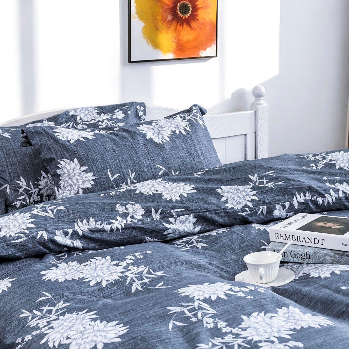 BoL CamelliaCasa Large Bed Set - Floral Pattern Bed Set, 4-piece Bedding, 1 Soft Plant Floral Duvet Cover, 1 Comfortable Plant Bed Sheet, and 2 Pillowcases (Indigo, Queen 90 * 90)