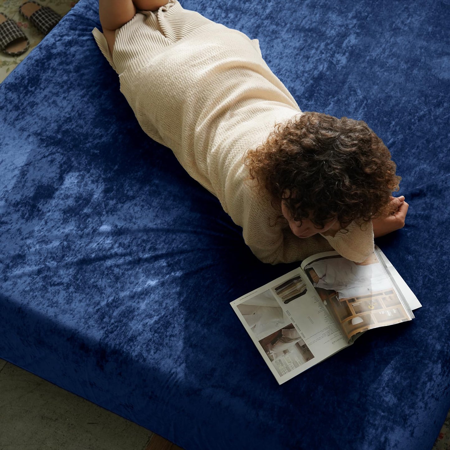PHF Truly Velvet Fitted Sheet Only Queen Size, Luxury Super Soft Cozy Fuzzy Fleece Bottom Sheet, Deep Pocket Up to 16",Strenghth Elastic Band,Suitable for Fall Winter Spring, No Pillowcases, Navy Blue