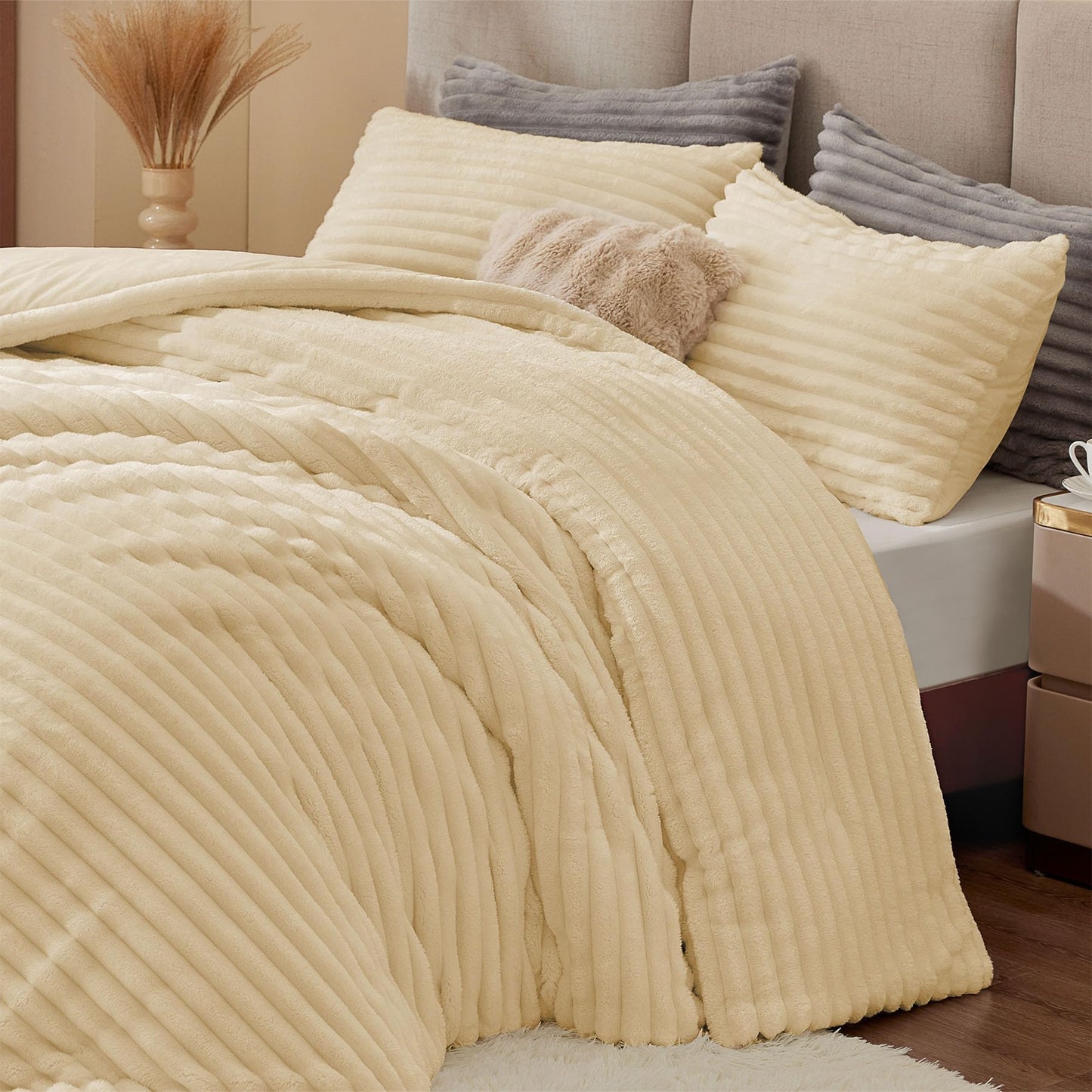 BEDELITE Fleece Queen Comforter Set -Super Soft & Warm Fluffy Beige Bedding, Luxury Fuzzy Heavy Bed Set for All Season with 2 Pillow Cases