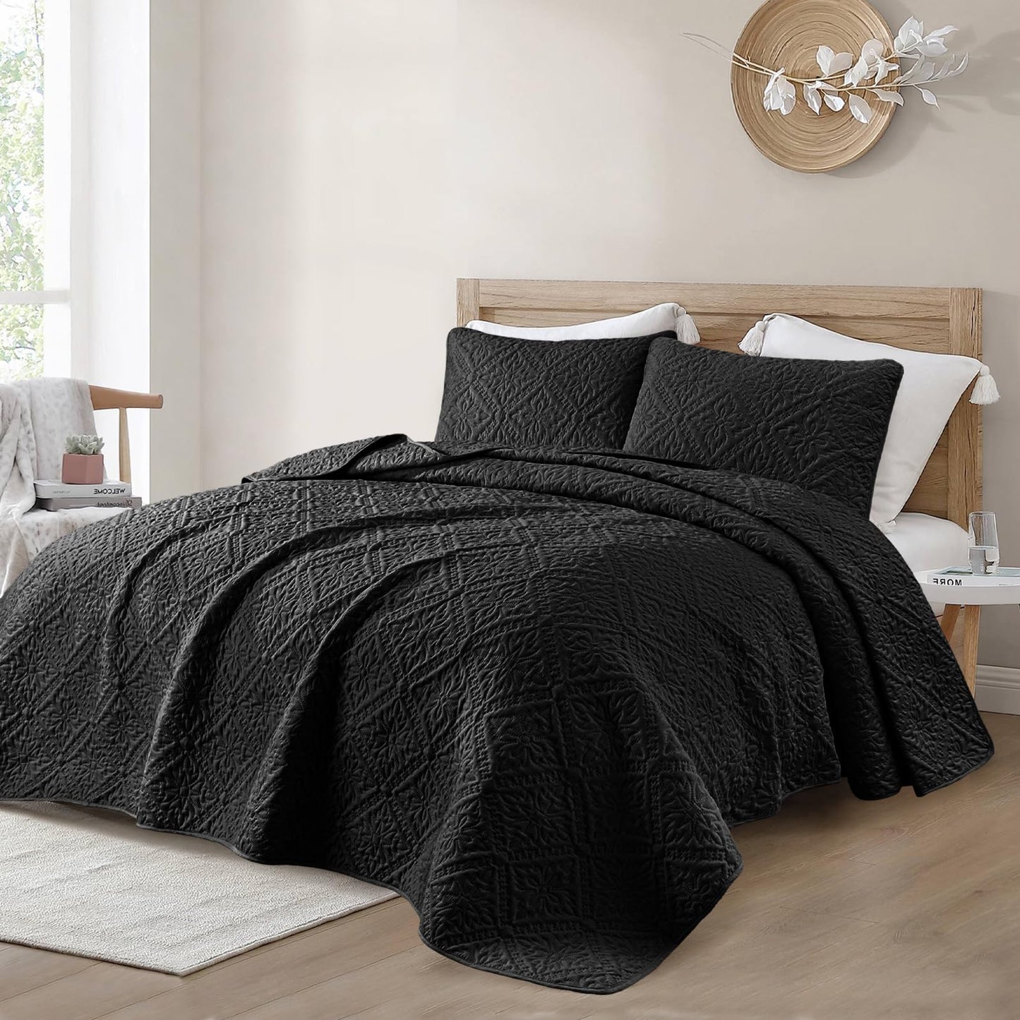 Exclusivo Mezcla King Quilt Bedding Set, Lightweight Soft Bedspreads Coverlets with 2 Pillow Shams, Modern Black Oversized Quilts King Size for All Seasons