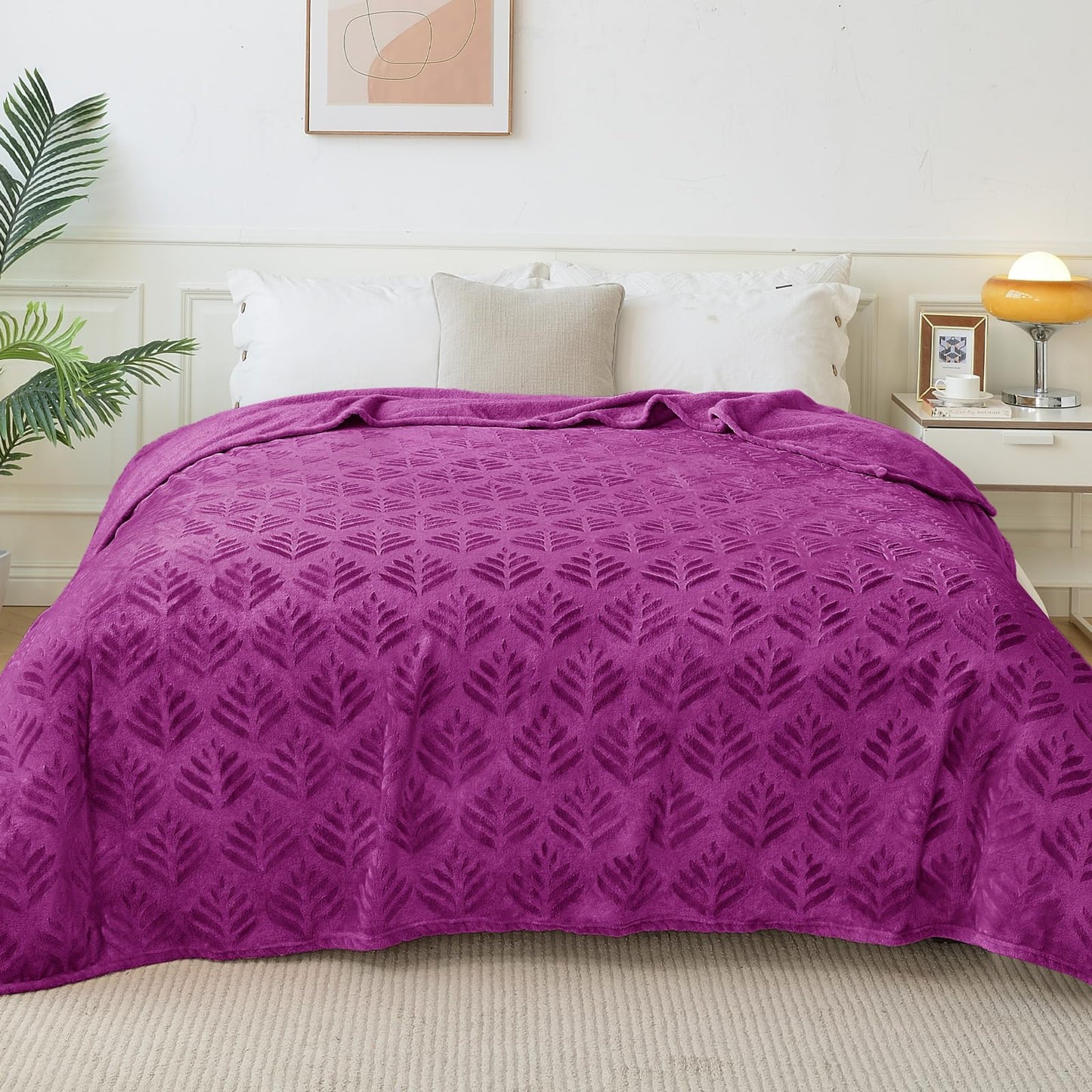Exclusivo Mezcla King Size Fleece Blanket for Bed, Super Soft and Cozy Blankets All Season Use, Leaves Pattern, Plush Fuzzy Lightweight, Purple, 90x104 Inch