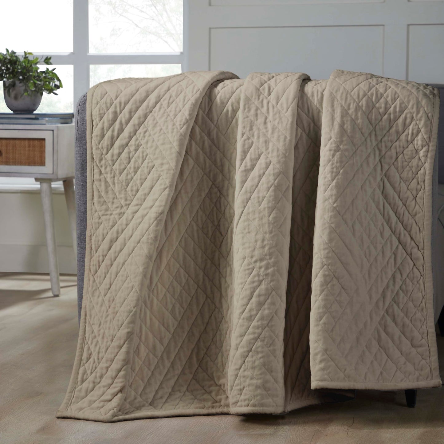 Superior 100% Cotton Velvet Quilt, 1 Lightweight Breathable Coverlet, Luxury Home Decor, Comfy Home Essential Bedding, Cotton Fill, Geometric Aesthetic, Karina Collection, Throw Size, Light Brown