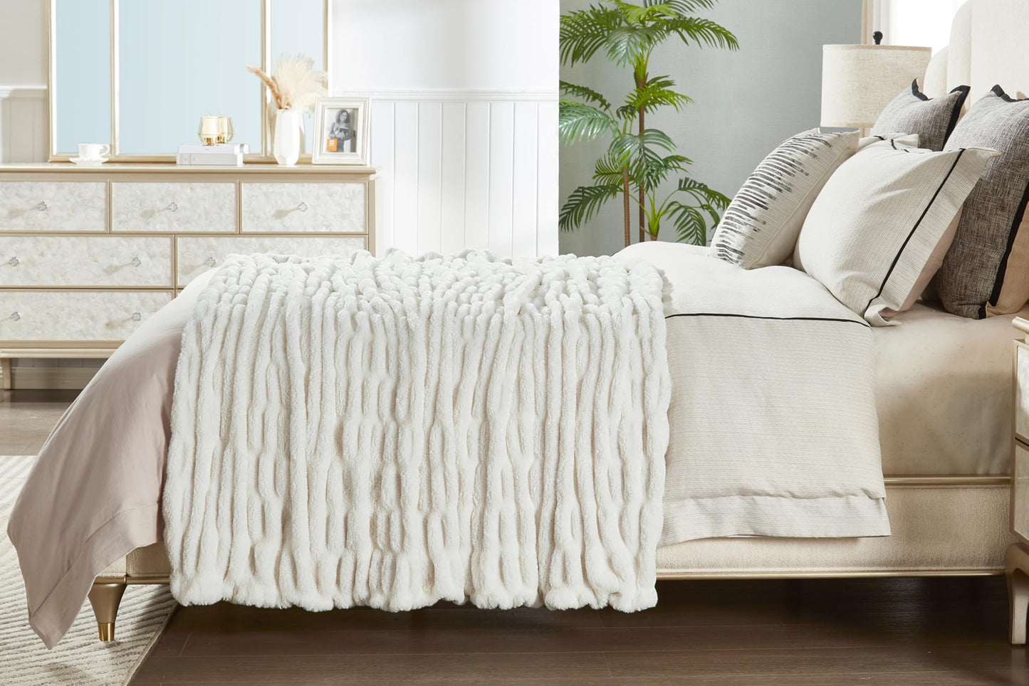 DREAMNINE Luxe Thick Fluffy Ruched Faux Rabbit Fur Throw Blanket for Couch 50" x 60", Decorative Super Soft Ruffle Warm Fuzzy Blankets for Winter, Double Sided Cozy Accent Shaggy Furry Blankets, White