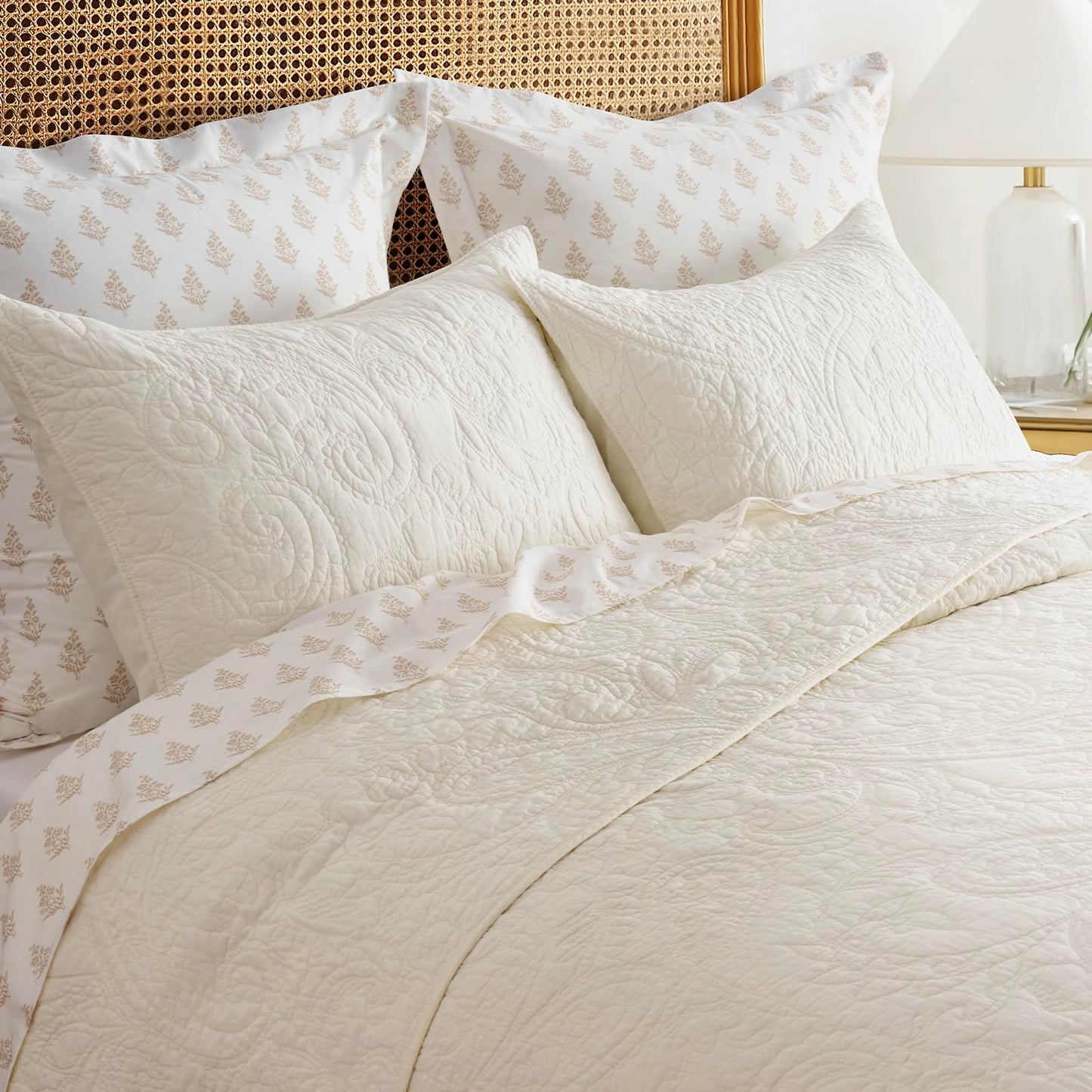 EVERGRACE 100% Cotton Paisley Quilt Set, King Size 3 Piece Set – Prewashed Lightweight Bedspread with 2 Shams, Soft & Breathable Matelasse-Style Quilted Coverlet, Ivory Cream