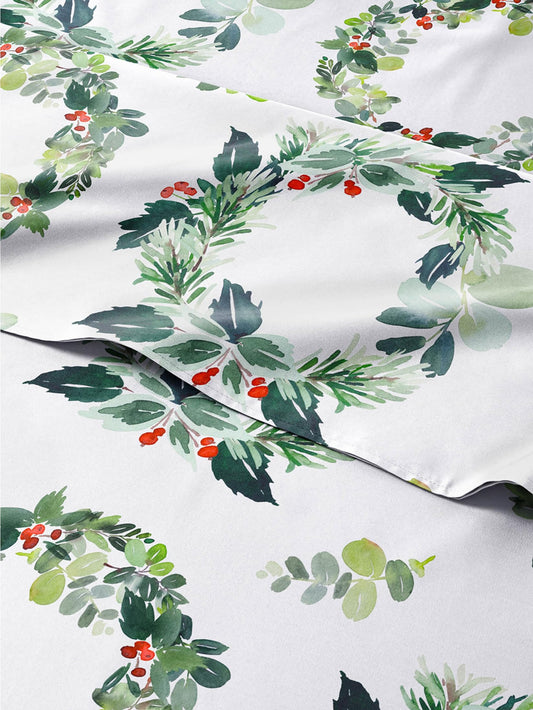 King Christmas Holiday Wreath Sheet Set - Holiday Xmas Pattern Bedding Set - Deep Pockets - Snug Fit - 4 Piece - Wrinkle Free - Cooling Comfy Festive Winter Holiday Sheets for Women, Men, Kids & Teens
