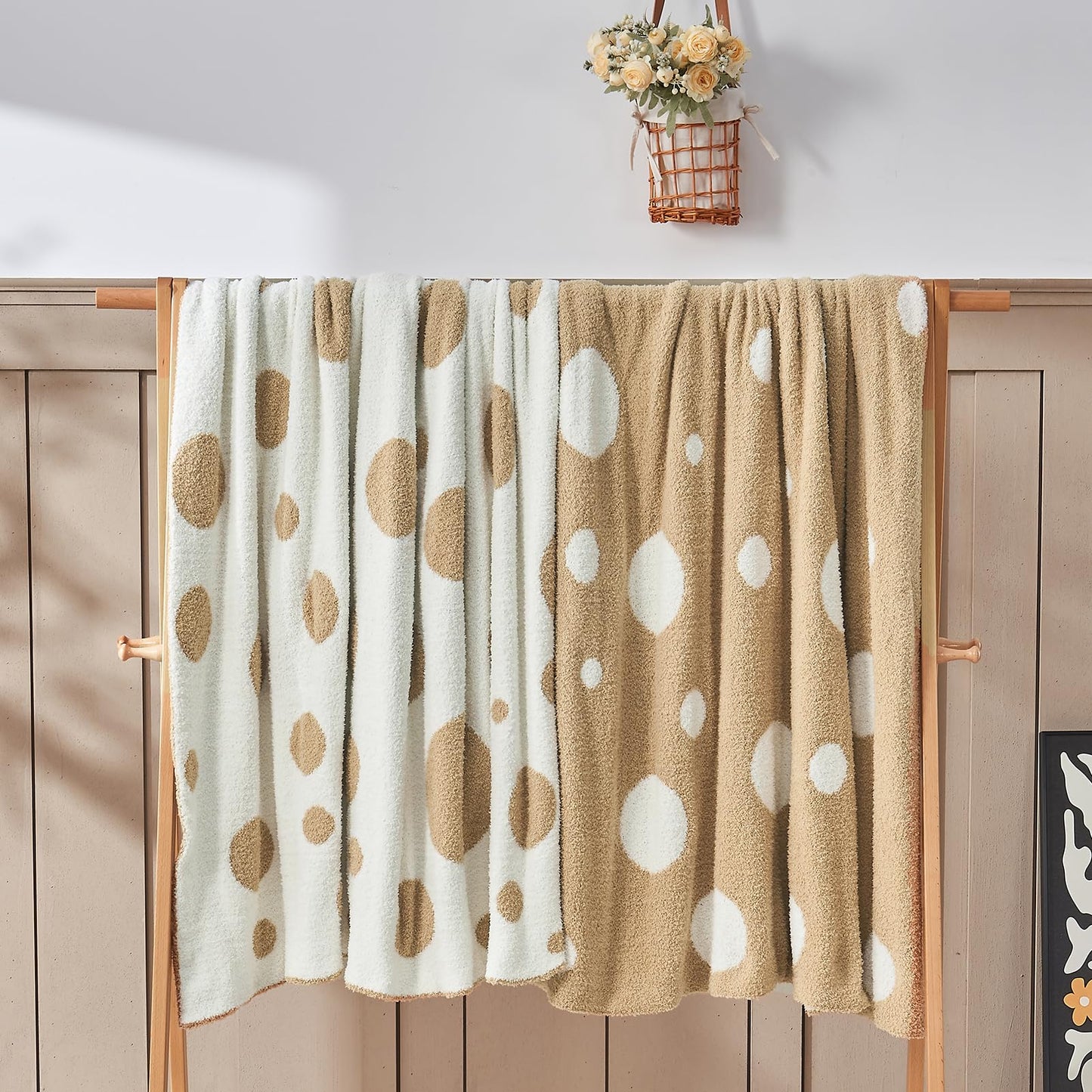 Douceur Polka Dot Throw Blanket for Couch Sofa Bed, Reversible Cozy Fluffy Super Soft Bedroom Blanket, Plush Beige Throw Blanket, 60×80 inches
