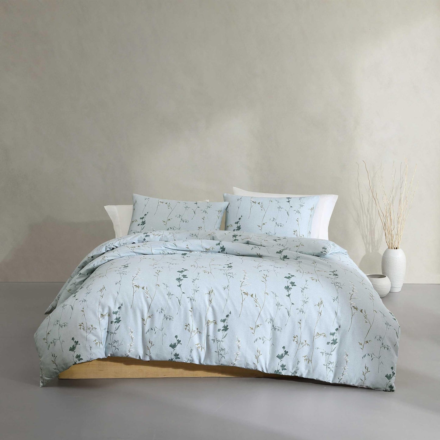 Calvin Klein - King Comforter Set, Cotton Floral Bedding with a Naturally Soft Feel, 3 Piece Bed Set with Matching Pillowcases (Wildflower Blue)