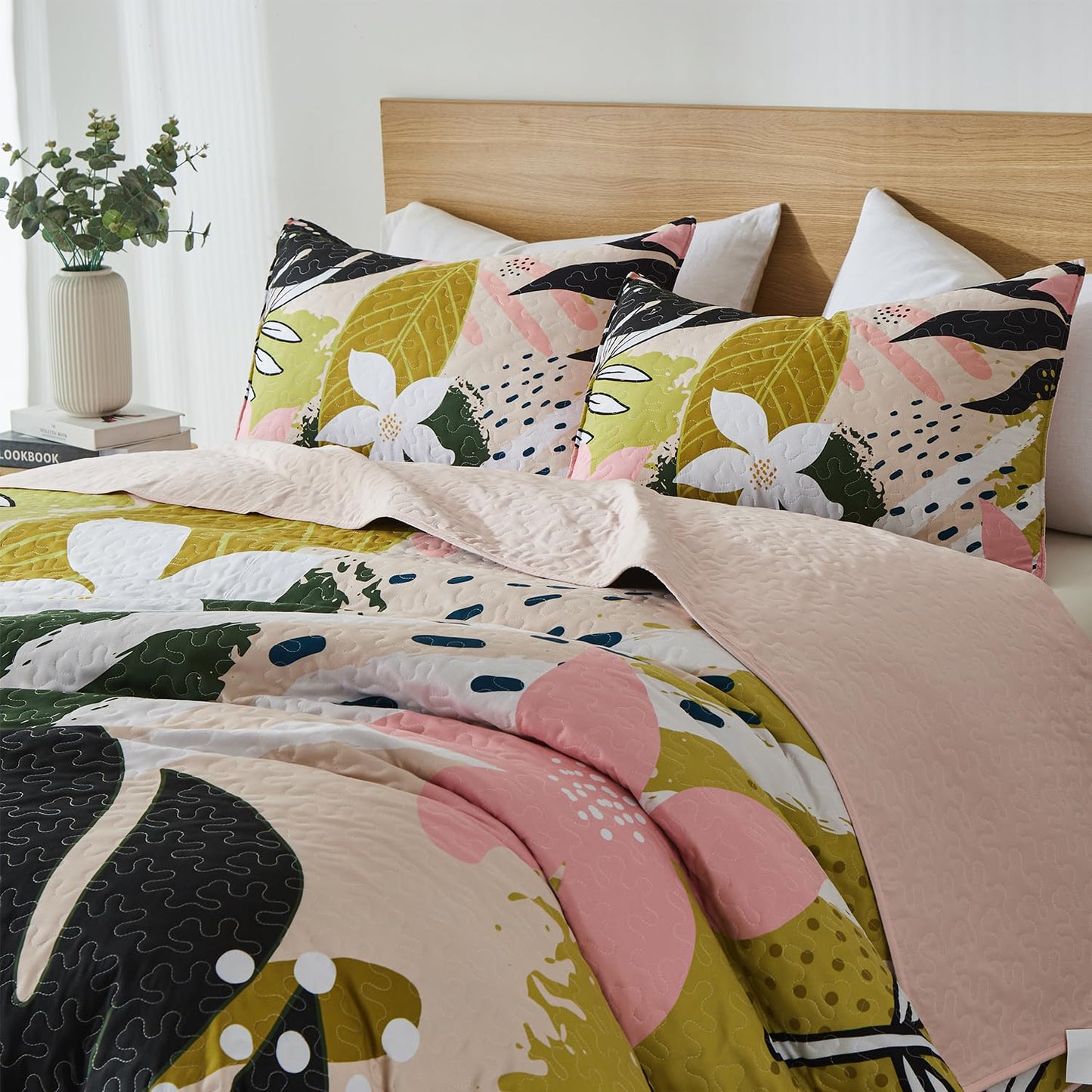 Yogeneg King Quilt Bedding Set,Elegant Botanical Pattern Oliver Green King/Cal King Quilt Set,3 Piece Lightweight Soft Summer Bedspread Coverlet with 2 PIillow Shams,All Season(Oliver Green,110"x96")