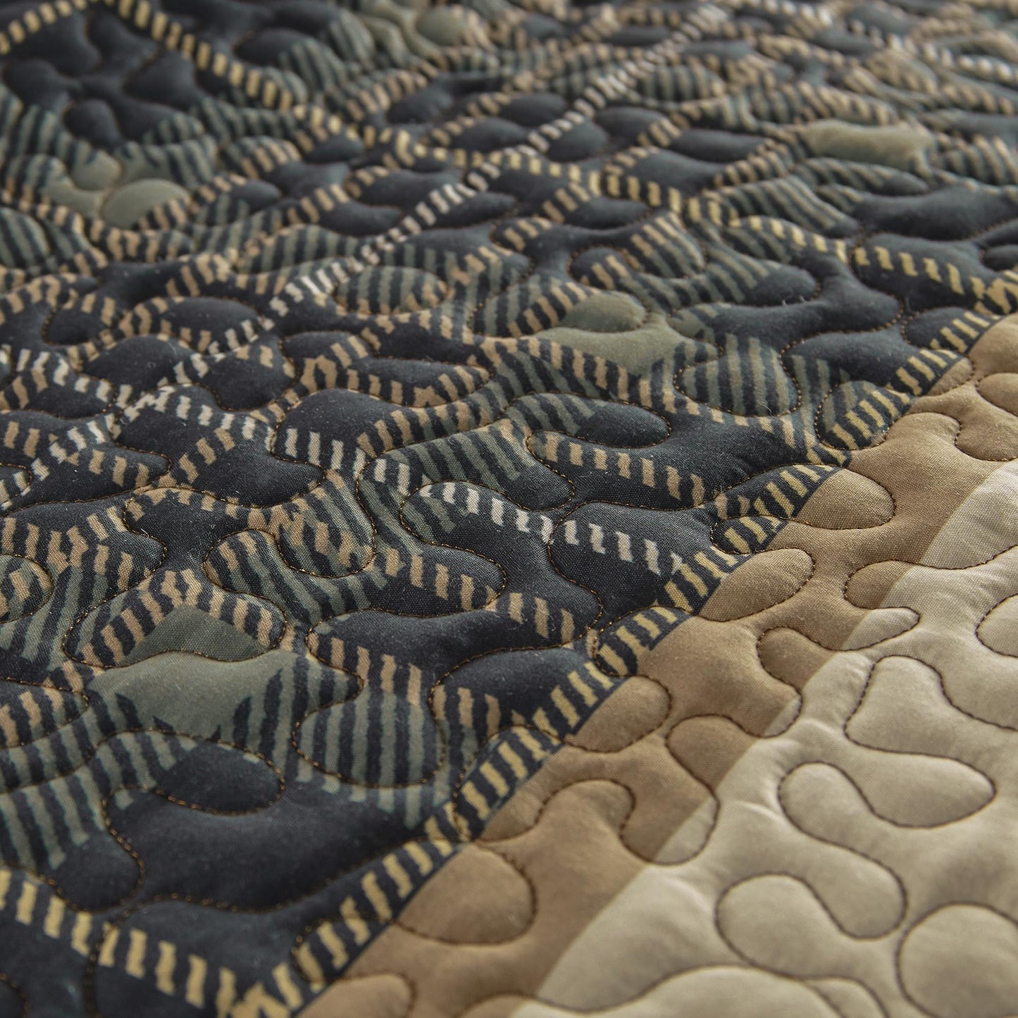 Donna Sharp King Quilt - Bear Walk Plaid Lodge