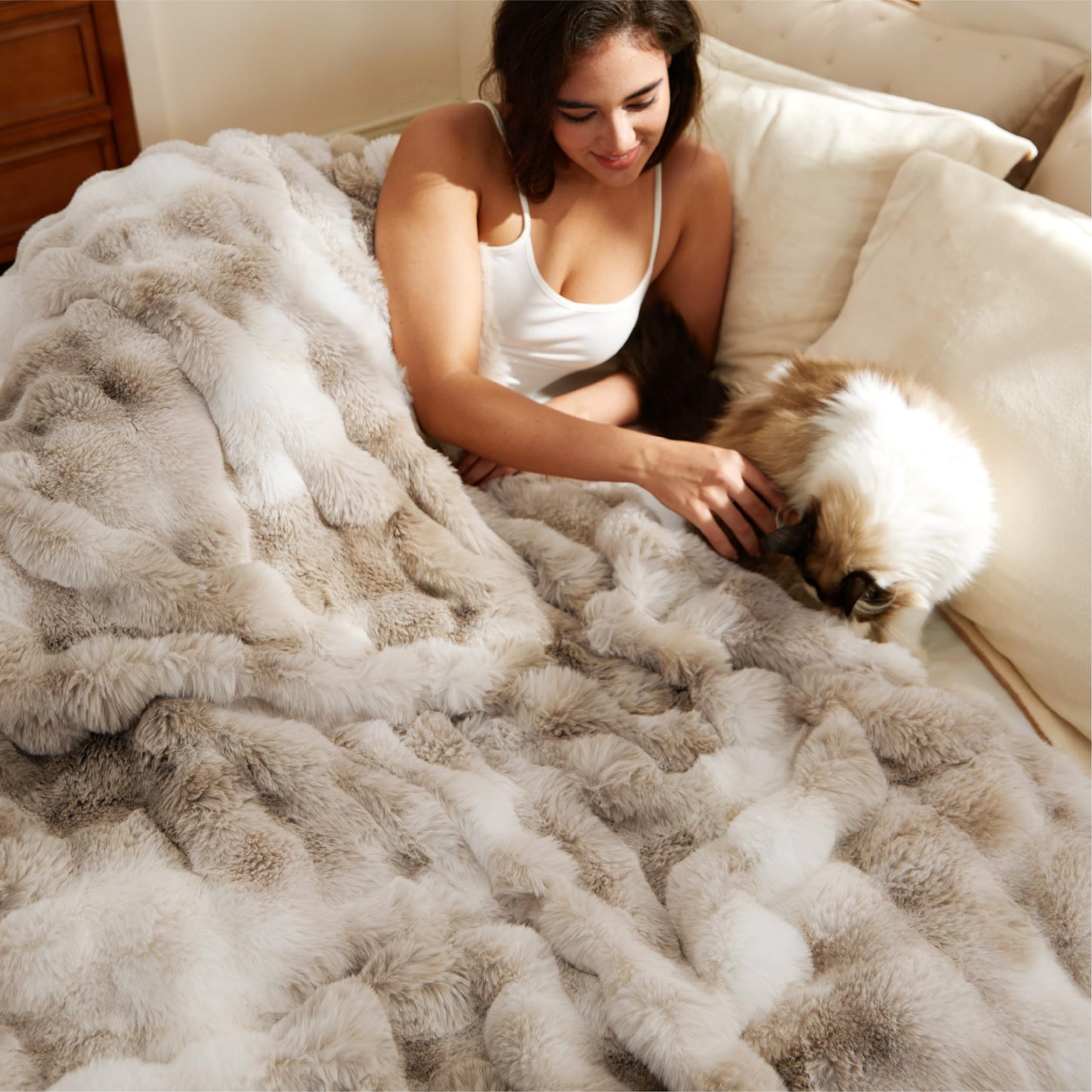 Bedsure Soft Fluffy Faux Fur Throw Blanket for Couch Sofa Chair, Fuzzy Fleece Bubble Blanket Cozy Gifts for Women Men Teen Girls, Taupe Brown Cloud Throw Minky Bed Cover Thick Warm Plush Bedding