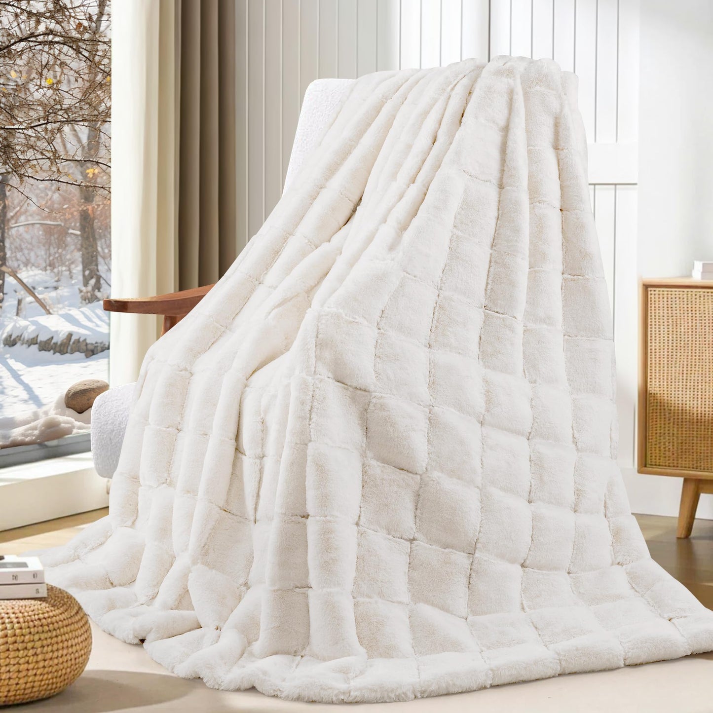 Touchat Faux Fur Throw Blanket, Luxury 1000GSM Ultra Thick Warm Rabbit Blanket for Couch Bed Sofa, 3D Checkered Pattern Soft Winter Heavy Minky Fluffy Blankets for Women Christmas Birthday Gift, White