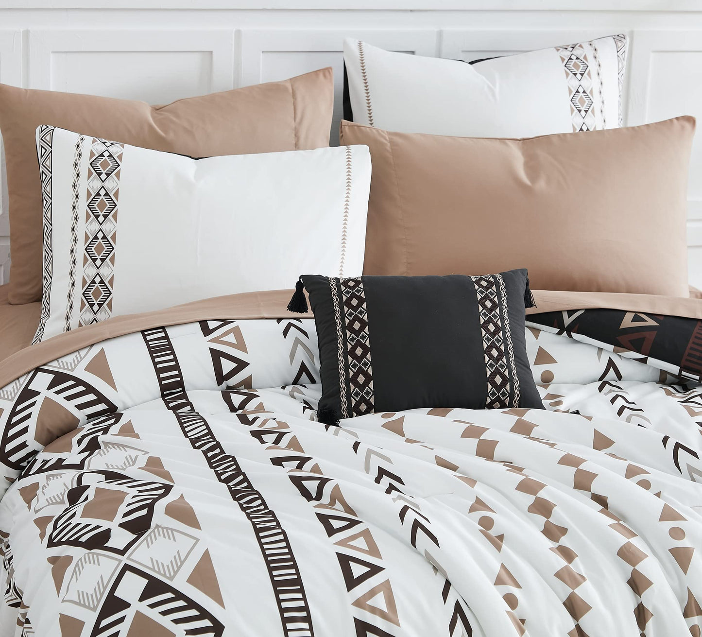 Geniospin King Size Comforter Set- 7 Pieces Boho Bed in a Bag, Western Bedding Set for All Seasons, Reversible Aztec Bedding, Lightweight Comforter Bed Set with Sheets, Pillowcases & Shams