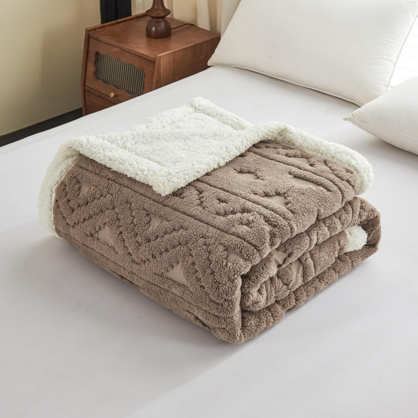 LEVINIS Boho Sherpa Fleece Blanket 80'' × 90'', Ultra Soft Aztec Queen Blankets for All Season, Cozy Plush Bohemian Throw Blanket for Bed/Couch/Sofa/Office/Camping, Coffee