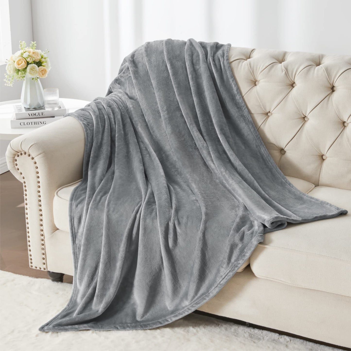 BEDELITE 2 Pieces Fleece Blankets (Black & Grey, 50"x60"), Luxury Plush Cozy Fuzzy Blankets