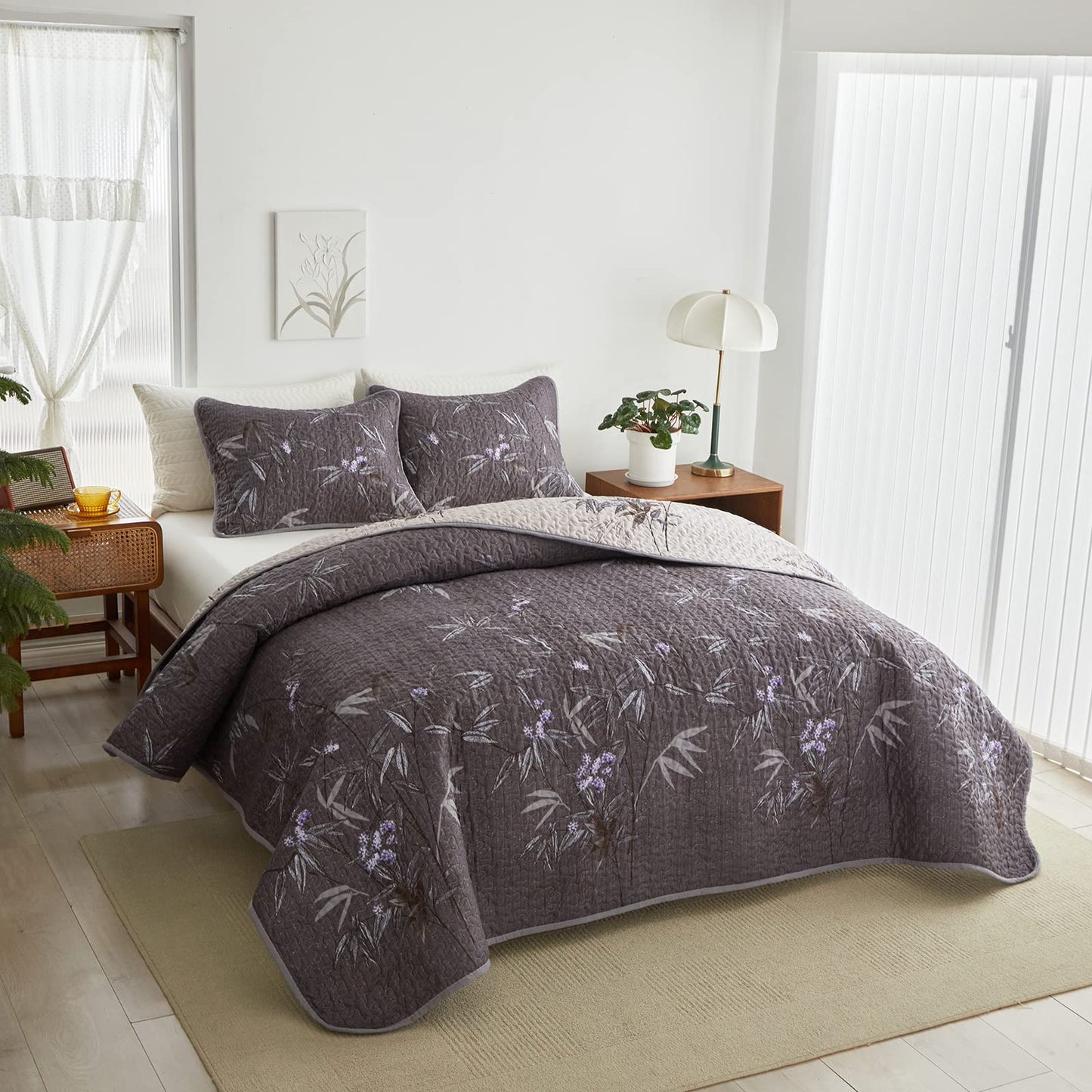 Flysheep Quilt Set 3 Pieces King Size, Black Leaves Botanical Design Reversible Bedspread Coverlet Set, Soft Microfiber Lightweight Bed Cover for All Season (102" x 90", 1 Quilt+ 2 Pillow Shams)
