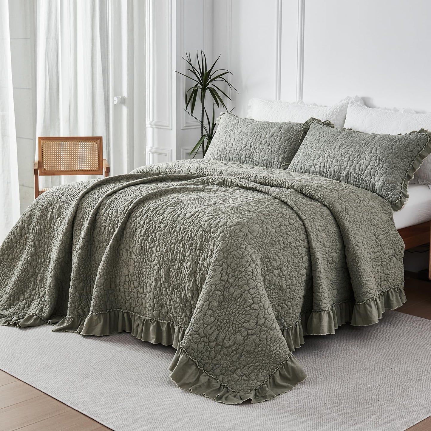 WINLIFE Khaki Ruffled Quilt Set 3pcs Queen 90''x98'' - Stone Washed Microfiber Crinkled Bedspread for All Season Farmhouse Style Lightweight Shabby Chic Coverlet Set with Pillow Shams