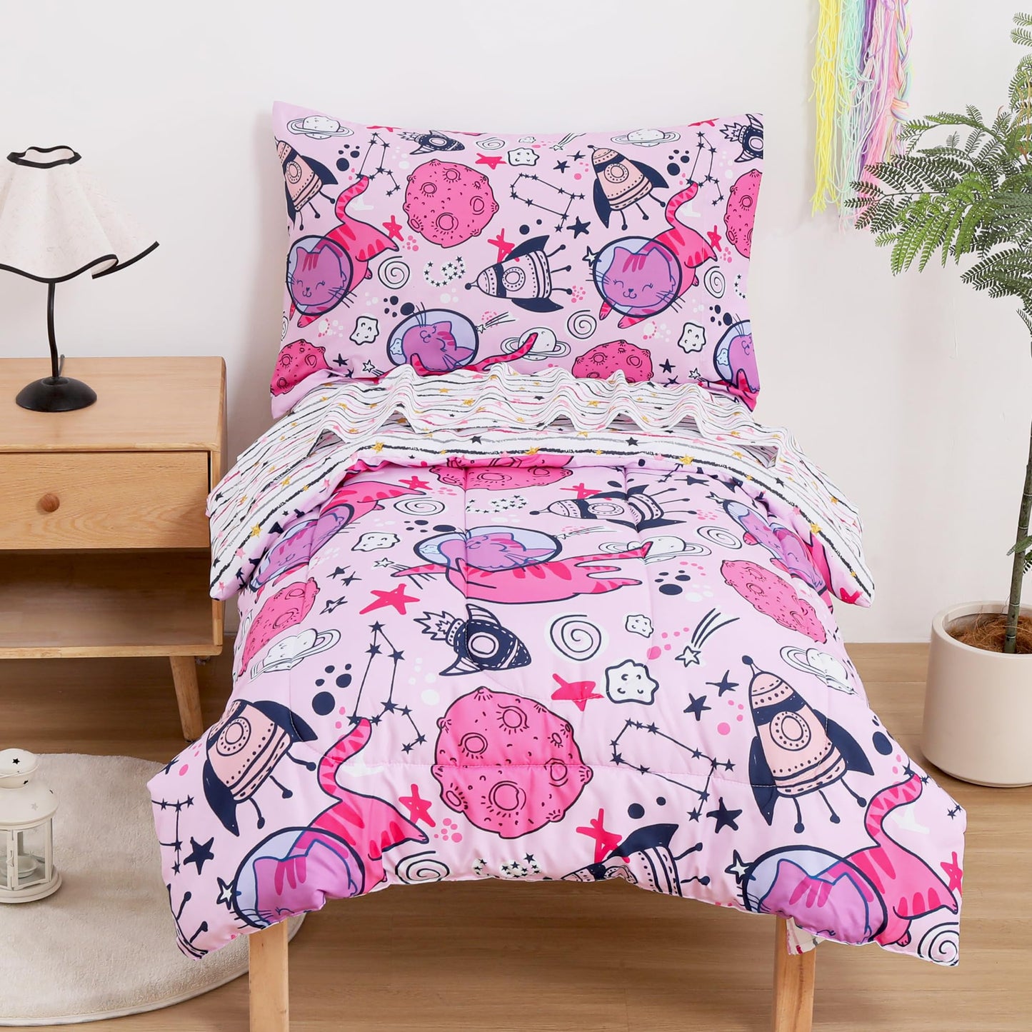 Mooreeke 4 Pieces Toddler Bedding Set - Pink Cute Space Cat Toddler Comforter Sets for Girls, Includes Comforter, Flat Sheet, Fitted Sheet and Pillowcase, Bed in A Bag for Baby Bedroom