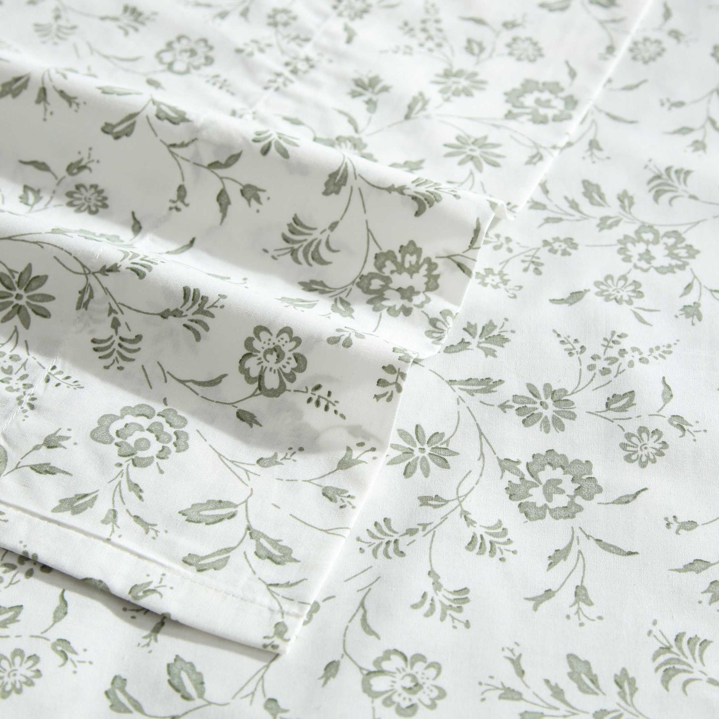 Laura Ashley - King Sheet Set, Crisp & Cool Cotton Percale Bedding with Deep Pockets, Lightweight for Year Round Comfort, Bed Sheets with Matching Pillowcases (Miranda Green)