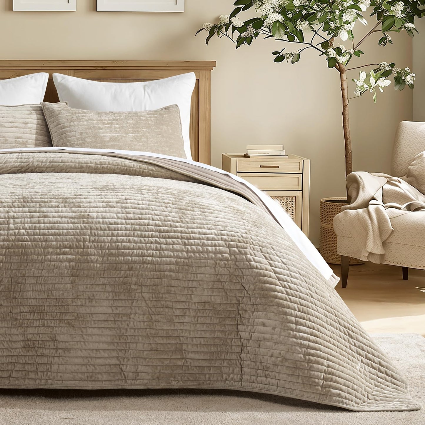 EverGrace Velvet Quilt Set King Size, Luxurious Soft Striped Channel Bedding Set, Lightweight Velvet Comforter for All Season, Oversized Bedspread Coverlet with 2 Matching Shams, Beige Taupe