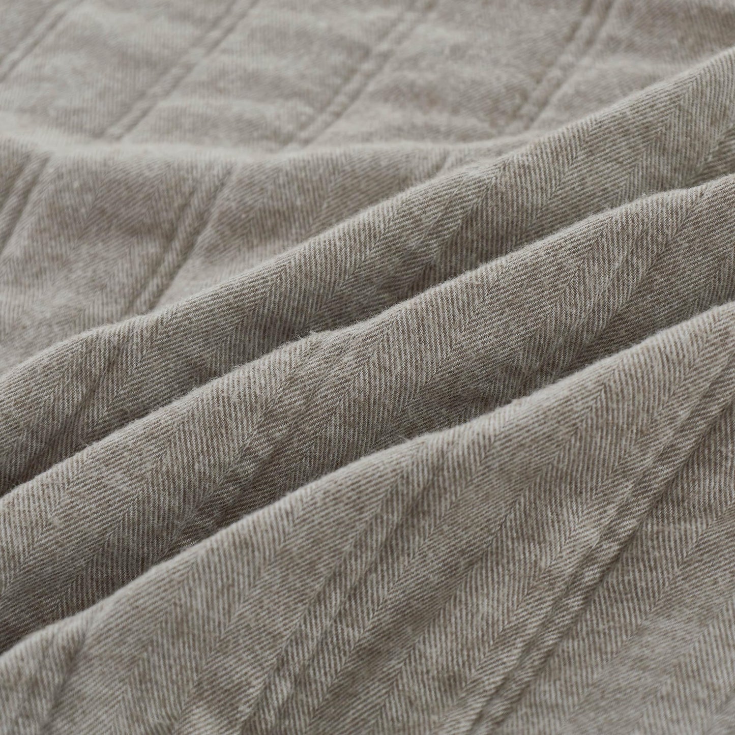 Cotton Brushed Herringbone Quilt Set 3-Piece Prewashed, Queen Size, Vertical Stitch All-Season Bedspread, Soft Cozy Coverlet Bedding for Bedroom, Natural Color.
