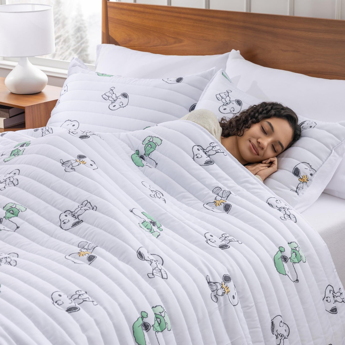 Berkshire Peanuts® Microfiber Quilt Set, Officially Licensed Snoopy & Woodstock, Ultra Soft Lightweight Coverlet with 1 Sham, All-Season Bedding for Bedroom(Twin/TwinXL, Snoopy's Cuddly Dreams White)