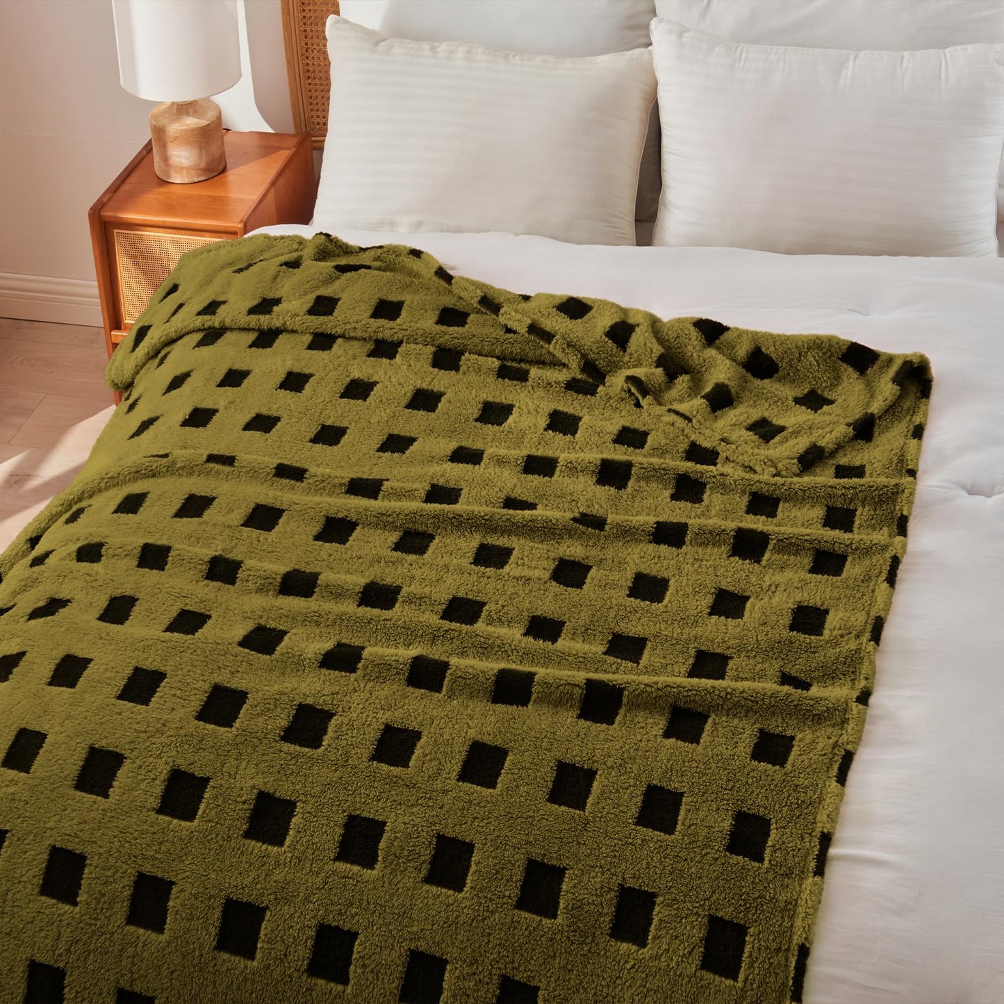 FY FIBER HOUSE Checkered Fluffy Blanket 340GSM - 3D Grid Pattern Soft Fuzzy Throw for Bed Couch Sofa, 50"x60", Olive Green
