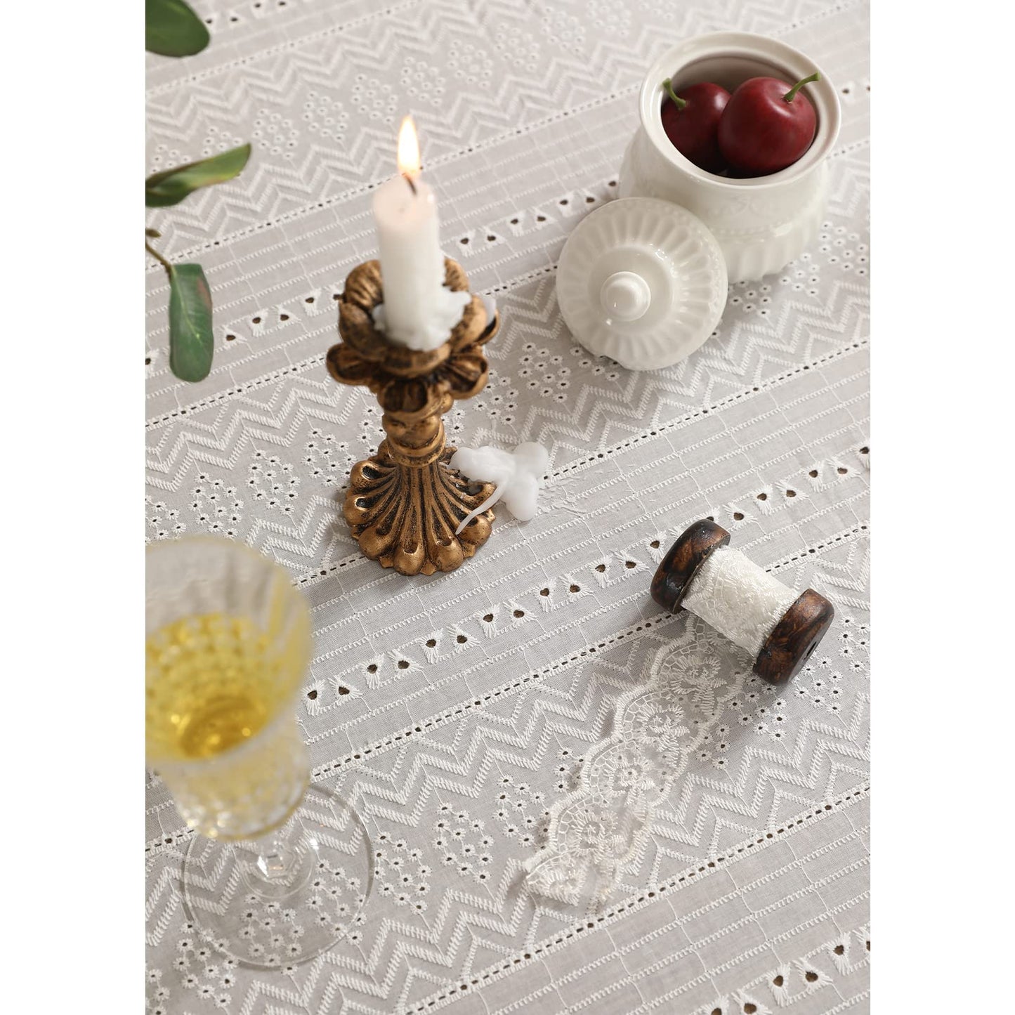patdrea Vintage French Lace Cotton Table Cloth,Rectangular 67"x118"-Neumann
