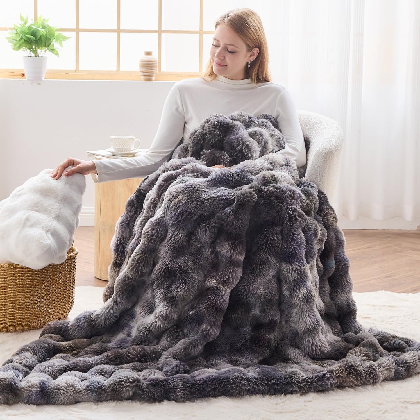 NEWCOSPLAY Faux Fur Throw Blanket Tie-dye Grey Luxury Fluffy Thick Warm Bubble Blanket for Couch Sofa Bed 700GSM (Tie-dye Grey, Throw(50"x60"))