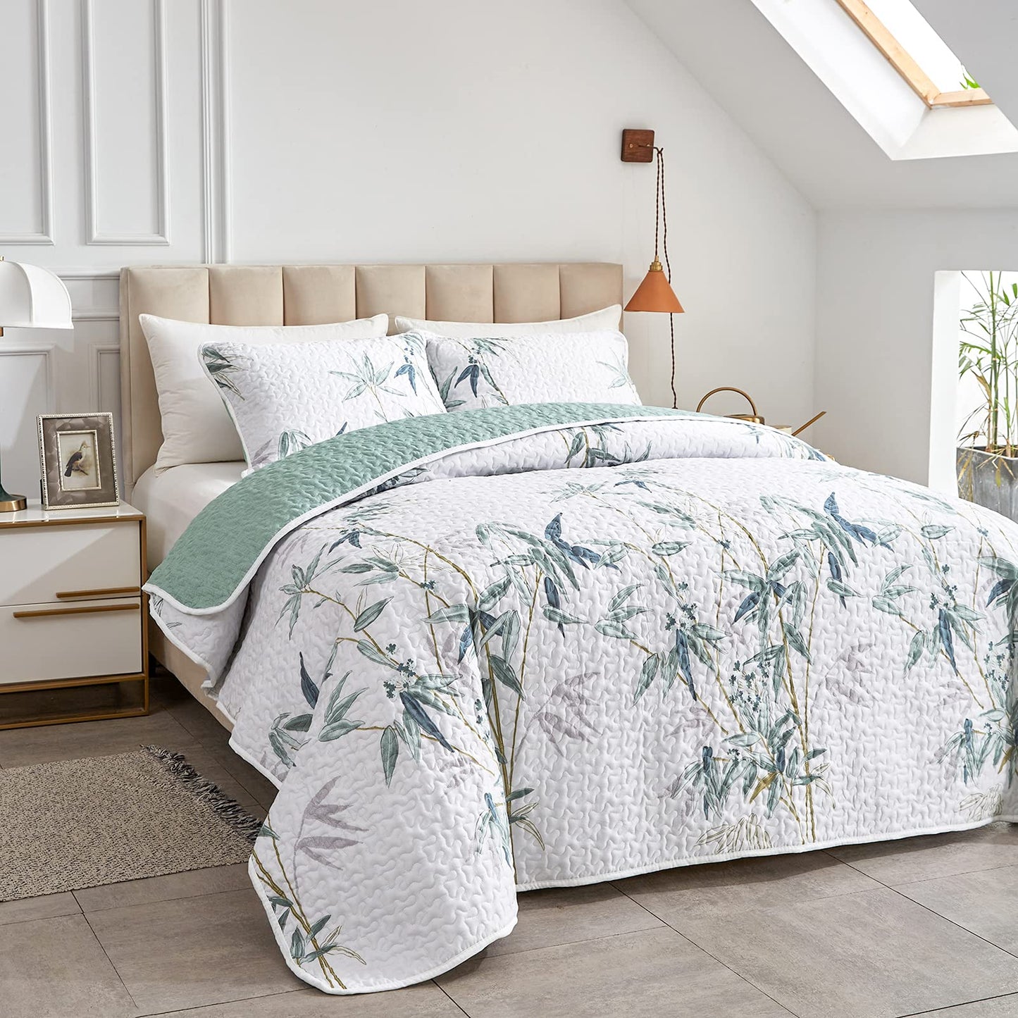 Botanical Quilt Set 3 Pieces King Size, Green Leaves Printed on White Reversible Bedspread Coverlet Set, Soft Microfiber Lightweight Bed Cover for All Season (102" x 90", 1 Quilt+ 2 Pillow Shams)