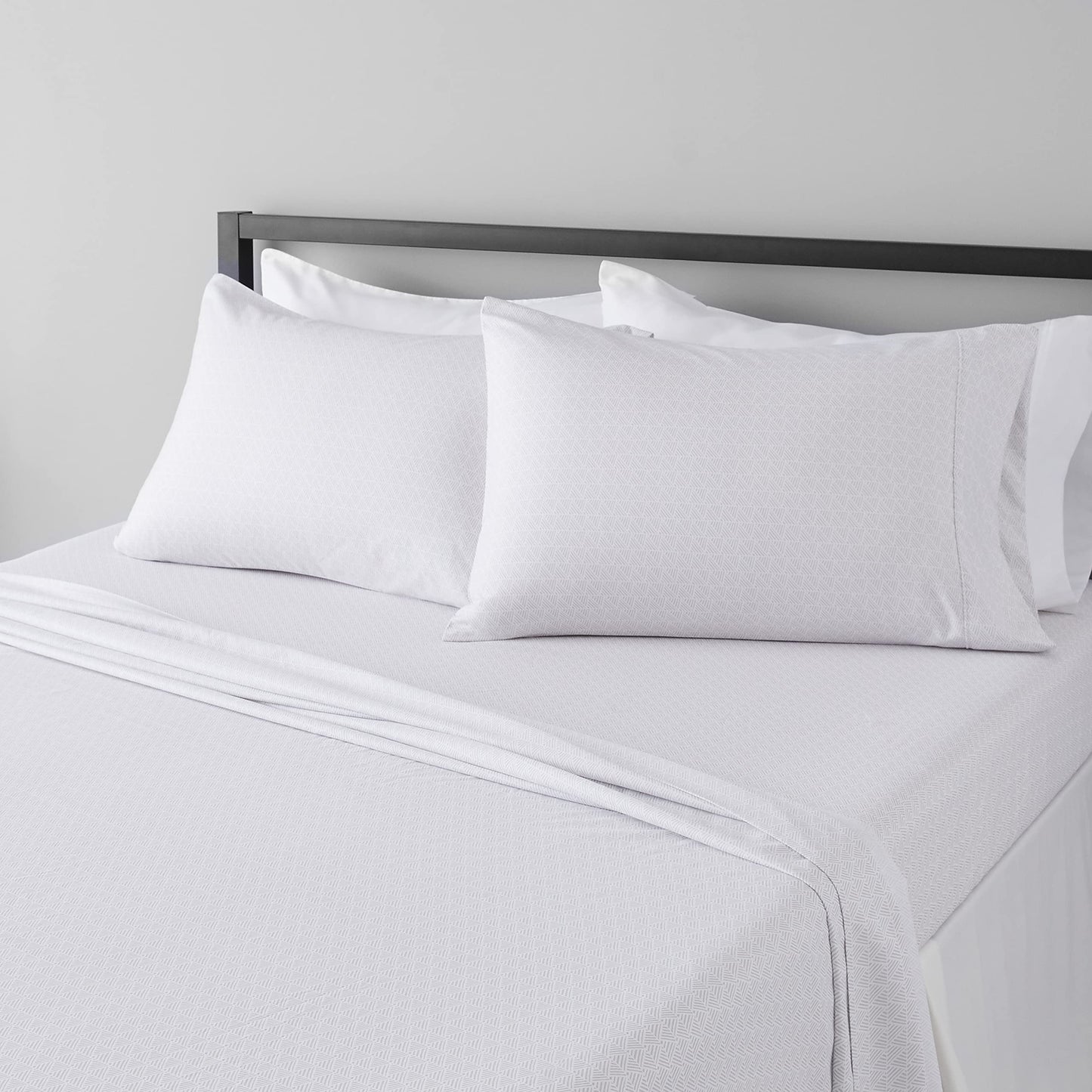 Amazon Basics Lightweight Super Soft, Wrinkle Free, Wrinkle Resistant Breathable Microfiber 4 Piece Bed Sheet Set With 14-Inch Deep Pockets, Full, Gray Crosshatch, Printed