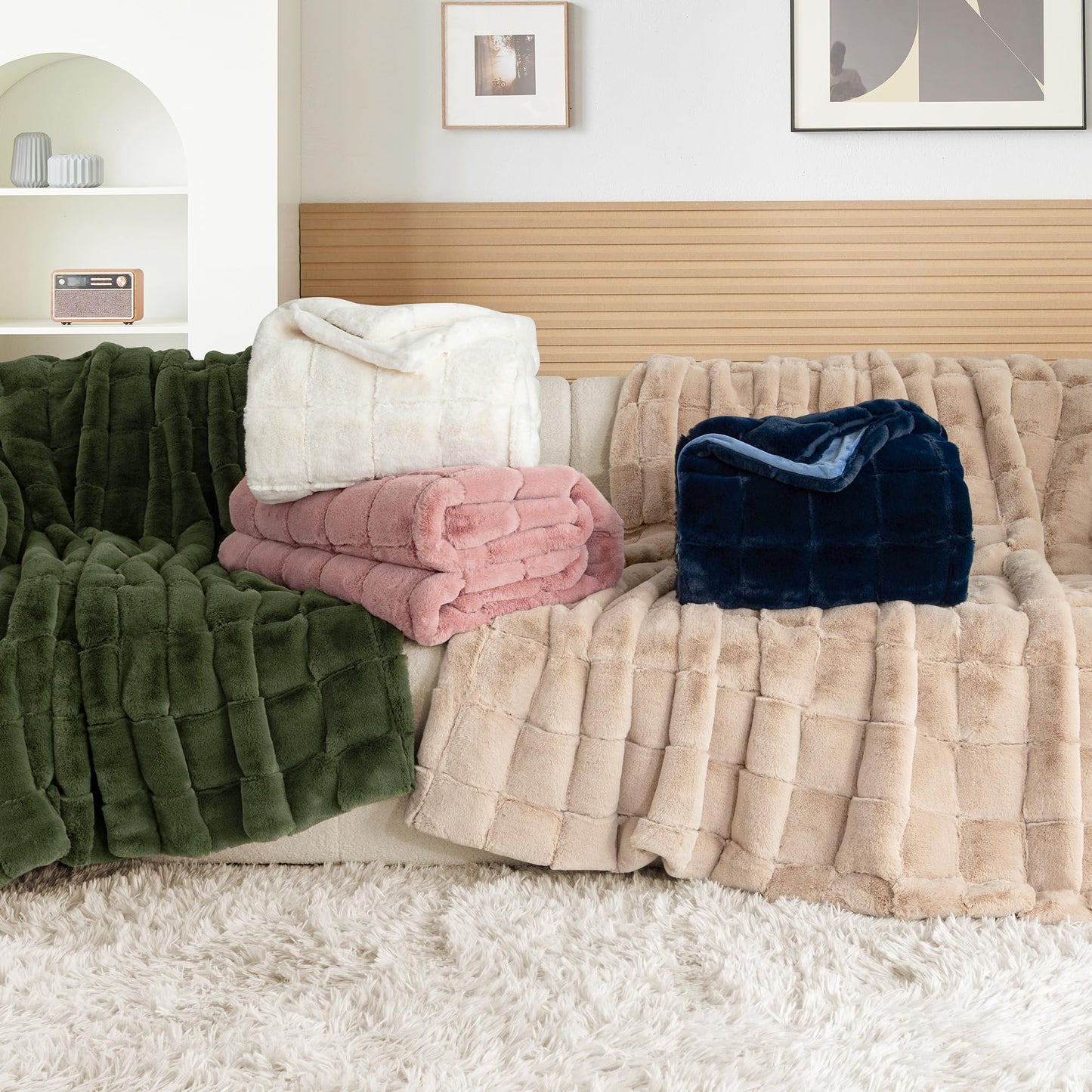 Touchat Faux Fur Throw Blanket, Luxury 1000GSM Ultra Thick Warm Rabbit Blanket for Couch Bed Sofa, 3D Checkered Pattern Soft Winter Heavy Minky Fluffy Blankets for Women Christmas Birthday Gift, White