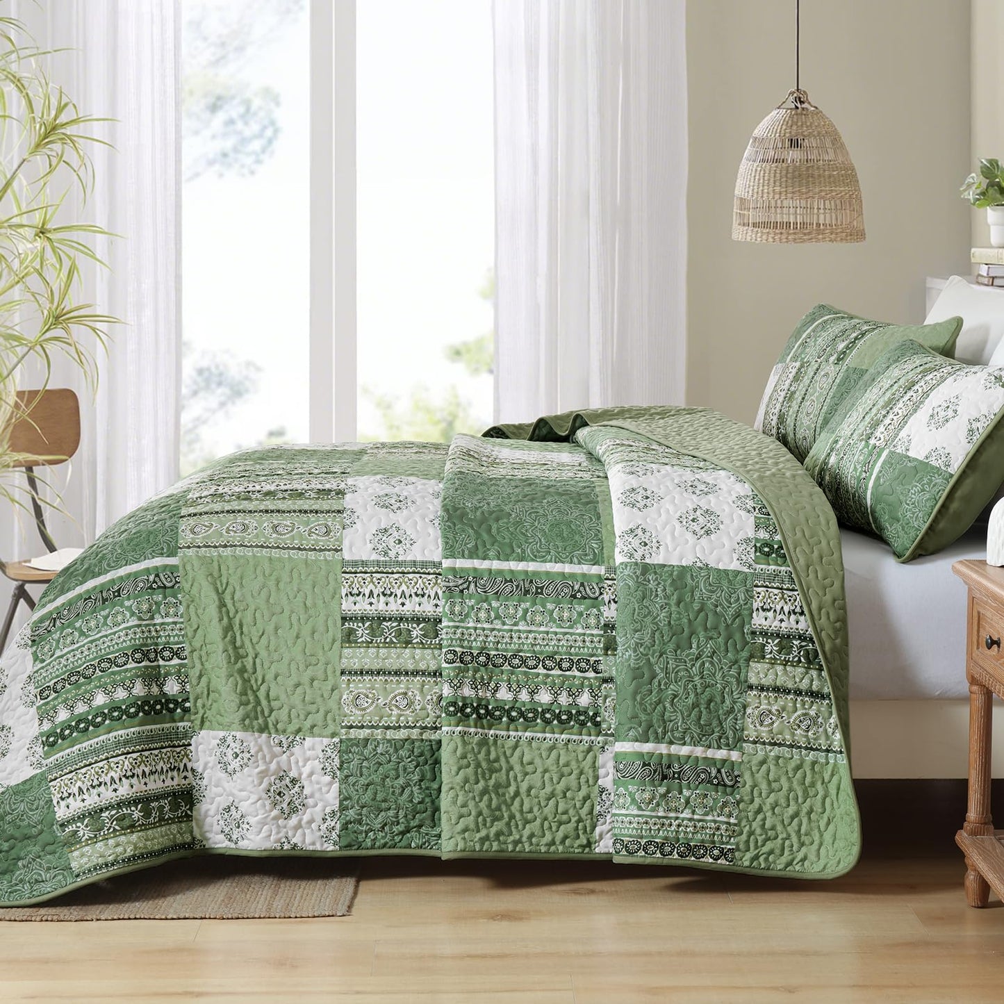 Dintszyayue Boho Quilt Set Queen Size Patchwork Bedspread Coverlet 3 Pieces, Green Boho Quilt Bedding Set Soft Microfiber Summer Bedding Bedspread Set, 96''x90''