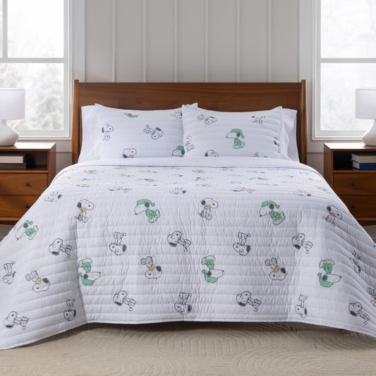 Berkshire Peanuts® Microfiber Quilt Set, Officially Licensed Snoopy & Woodstock, Ultra Soft Lightweight Coverlet with 1 Sham, All-Season Bedding for Bedroom(Twin/TwinXL, Snoopy's Cuddly Dreams White)