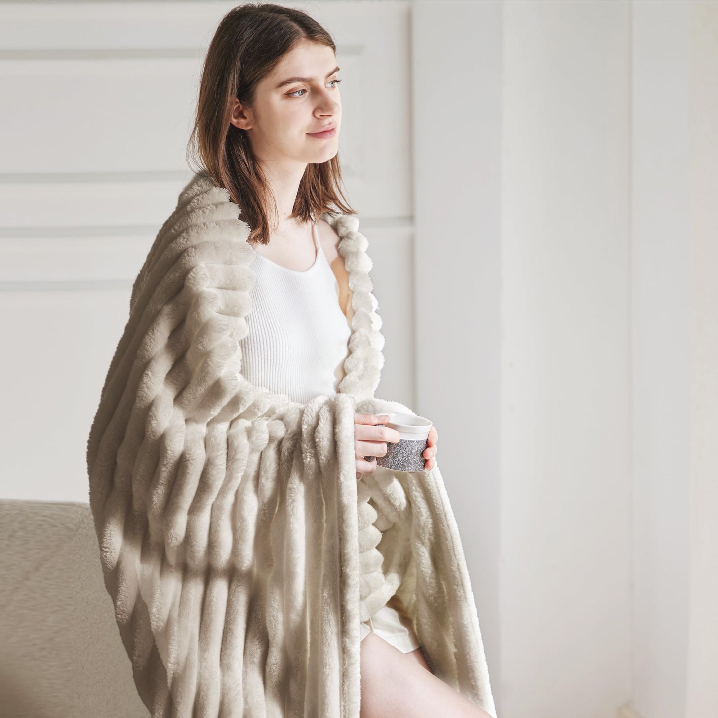 Bedsure Fleece Blanket Throw Size (Beige & Sage Green)