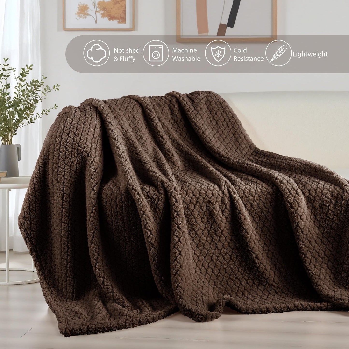 Exclusivo Mezcla Fleece Throw Blanket for Couch and Bed,Extra Soft Warm Decorative Fuzzy Throws for Women,Lightweight Cozy Blankets Size 50x60 Inches, Coffee