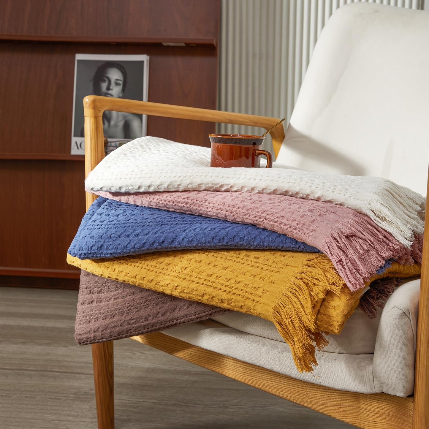 Simple&Opulence 100% Cotton Throw Blanket for Couch, Bed, Waffle Weave Cable Knit Blanket with Tassels, Soft Lightweight Pre-Washed Breathable Cozy Blanket Farmhouse Decoration for All-Season (Brown)