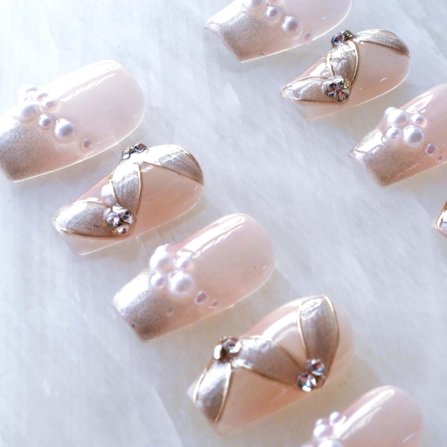 GLORS Press-on False Nails, medium ballerina Cat Eye Silk Ribbon with French Manicure, Glitter Finish, Pink/White Ombre, 10 Pieces (Medium, MB)