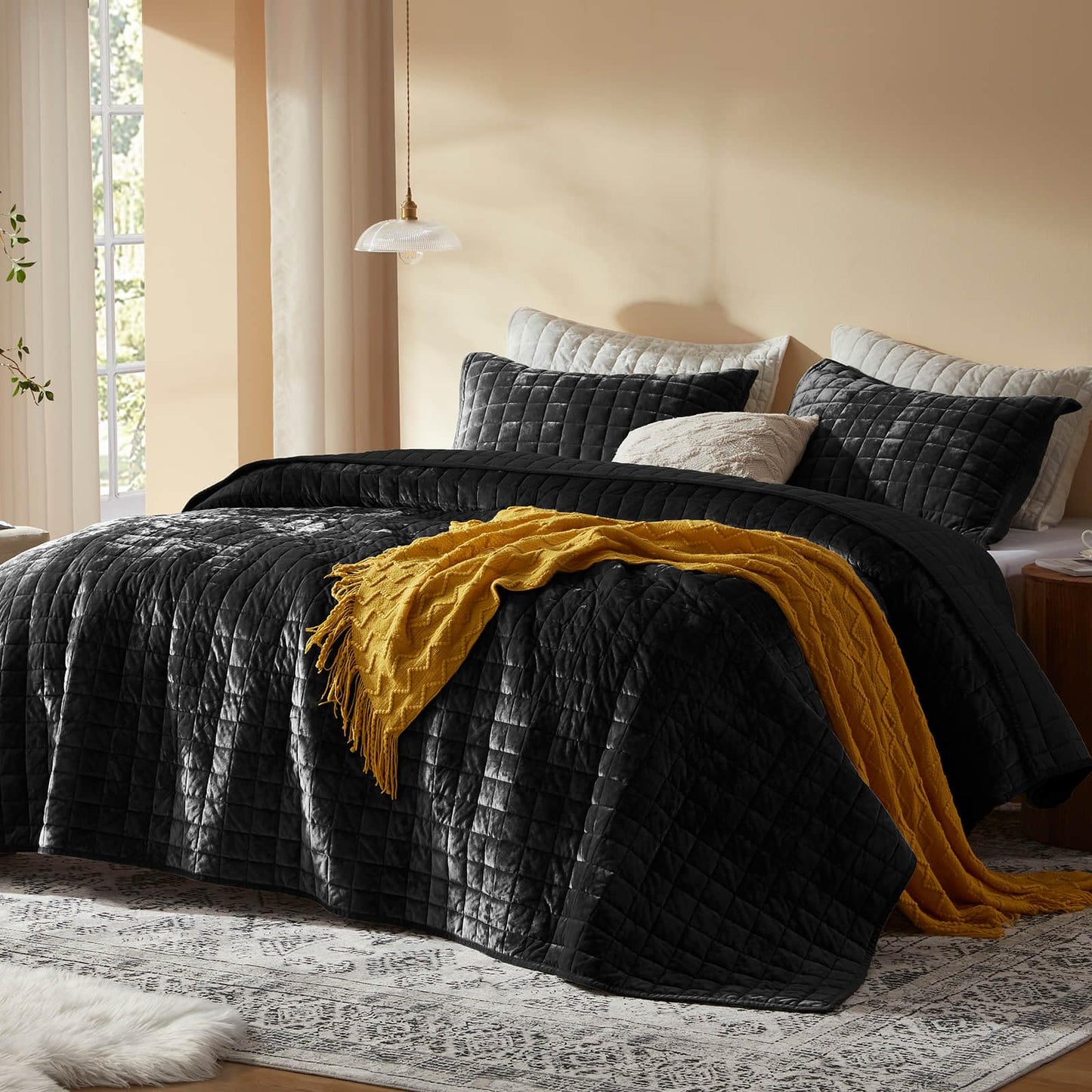 LEAONME Velvet Quilt California King-118''x106'', Lightweight Black Velvet Comforter Set with 2 Pillow Shams, Soft Oversized Bedspread Coverlet Quilted Bedding Set for All Season