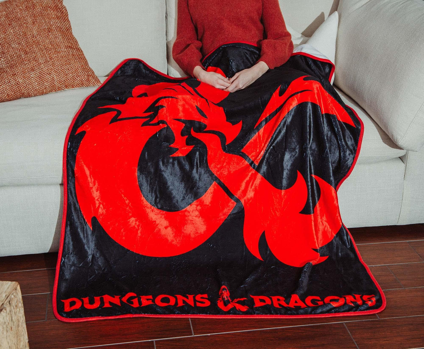 Dungeons & Dragons Logo Fleece Throw Blanket | Soft Polyester Cover for Sofa, Bed | 45 x 60 Inches