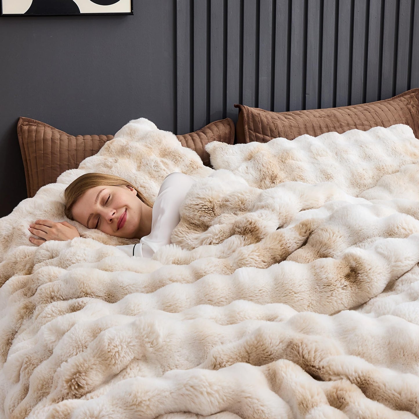 Wonderful 3 Pieces Fluffy Faux Rabbit Fur Bubble Comforter Set King Size, Tie-Dyeing Beige Plush Fuzzy Bedding Set, Warm Soft Bubble Comforter Bedding Set for Winter