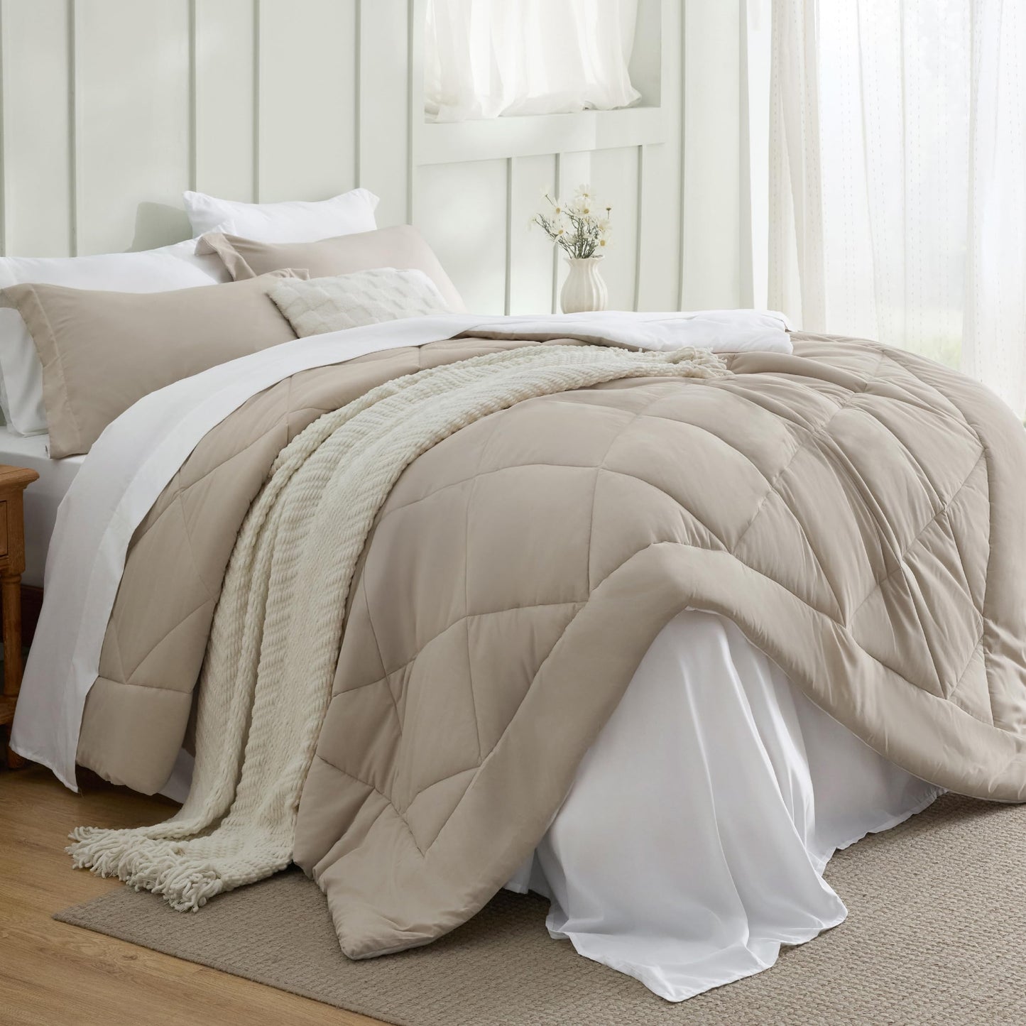 Bedsure Queen Comforter Set - 7 Pieces Reversible Beige and White Bedding, Queen Size Bed Set for All Seasons, Bed in a Bag with Down Alternative Comforter, Sheets, Pillowcases & Shams