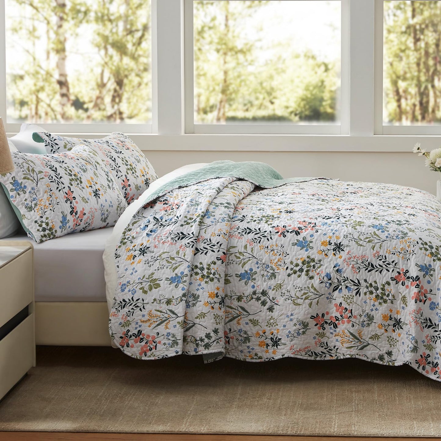 LEAONME 3-Piece Full Queen Size Quilt Set Lightweight Bedspread Coverlet 90''x98'' Garden Style Floral Printed Oversized Bedding Set with Shams for All Season