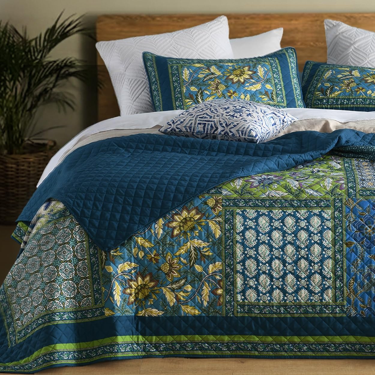 TEXSTEAD Queen Quilt Set - Washed Quilted Patchwork Comforter Coverlet, Lightweight Breathable Bedspread for All Seasons, Reversible 90"x90" with 2 Pillow Shams, Machine Washable