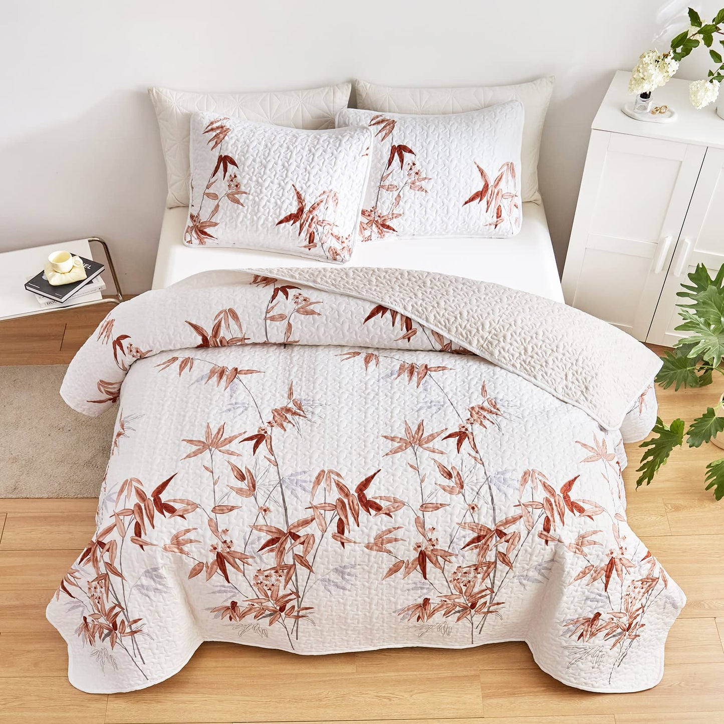 Botanical Quilt Set 3 Pieces King, Burnt Orange Leaves on White Design Reversible Bedspread Coverlet Set, Soft Microfiber Lightweight Bed Cover for All Season (102" x 90", 1 Quilt+ 2 Pillow Shams)