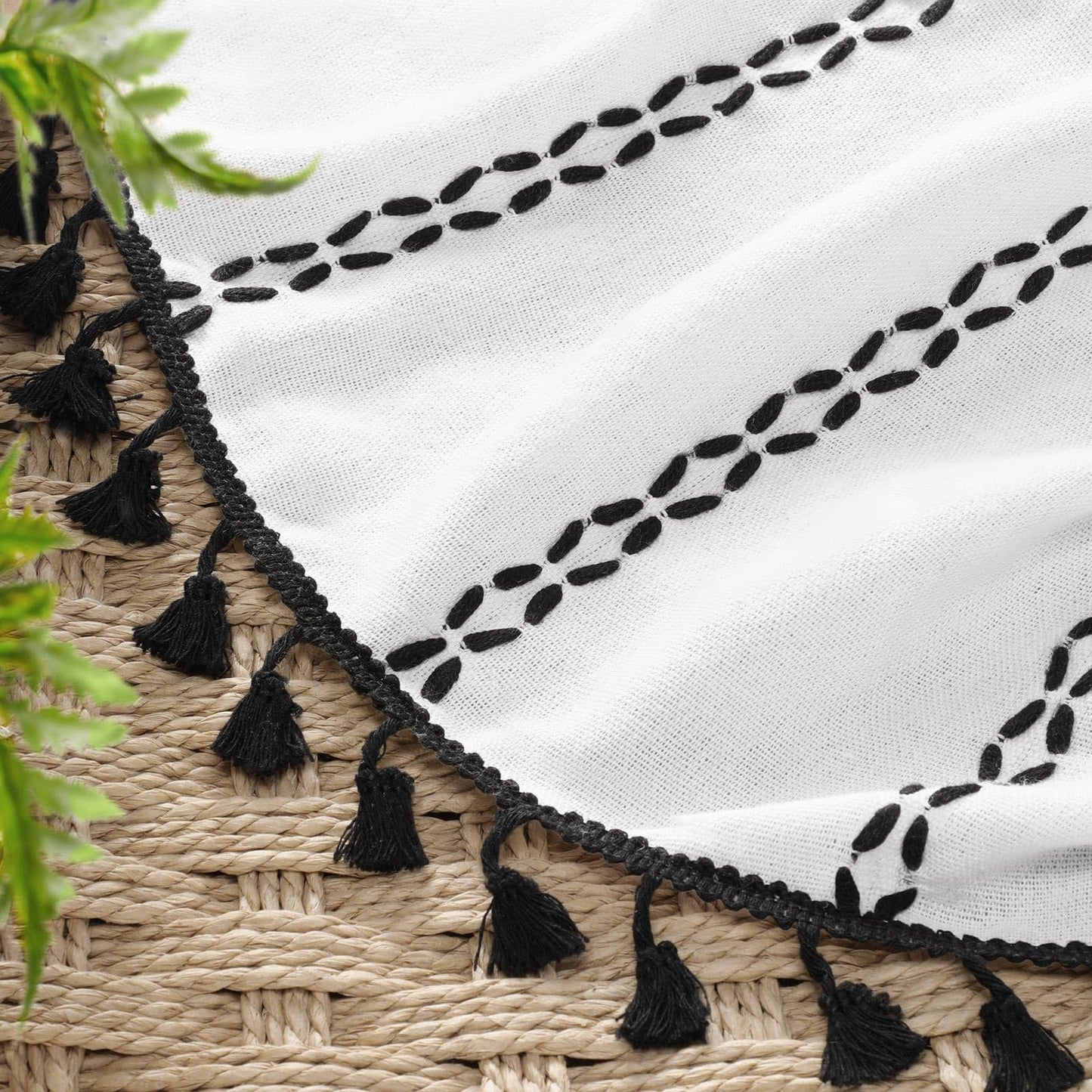NDDYCU Black and White Boho Shower Curtain Farmhouse Linen Striped Fabric with Tassels, 72 X 72