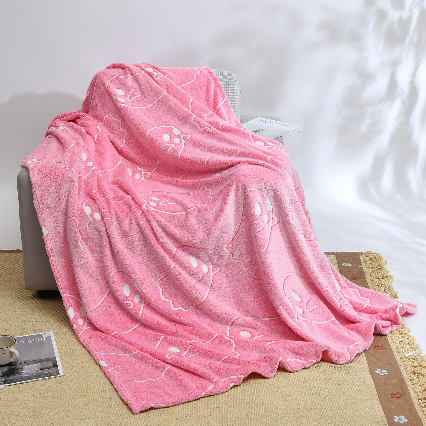 Pink Ghost Throw Blanket Glow in The Dark Blanket Flannel Soft Cute Decor Room for Girl Women Friends for Sofa Couch Bed(Pink, 40"x50")
