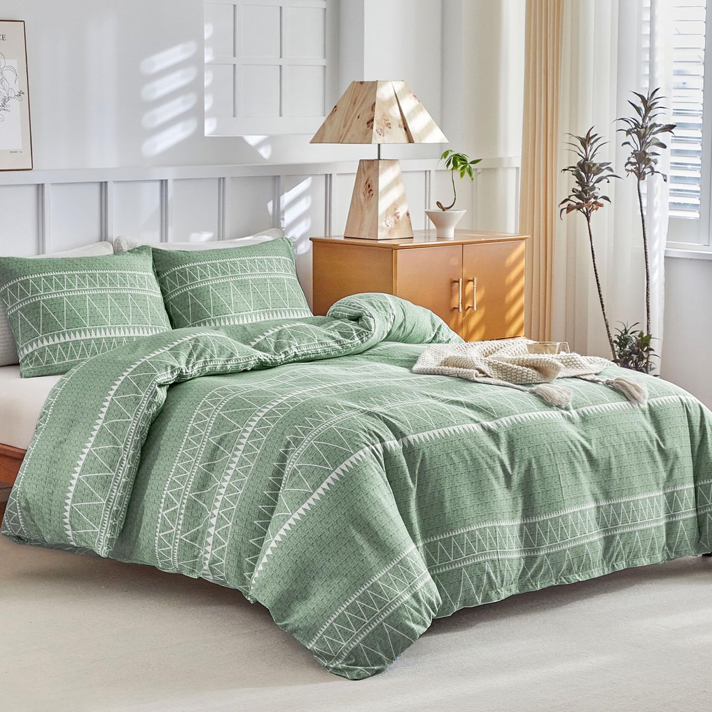 Lekesky Duvet Cover King Size, Green Breathable Comforter Cover King Size 3pc Ultra Soft Brushed Bedding Cover Set with 8 Zipper Ties (1 Duvet Cover 104x90 inches with 2 Pillow Cases)
